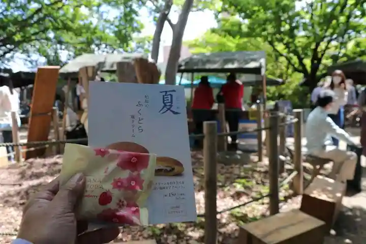 萬寿神社(柏屋本店願掛け萬寿石)(福島県)