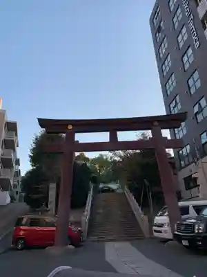白金氷川神社の鳥居