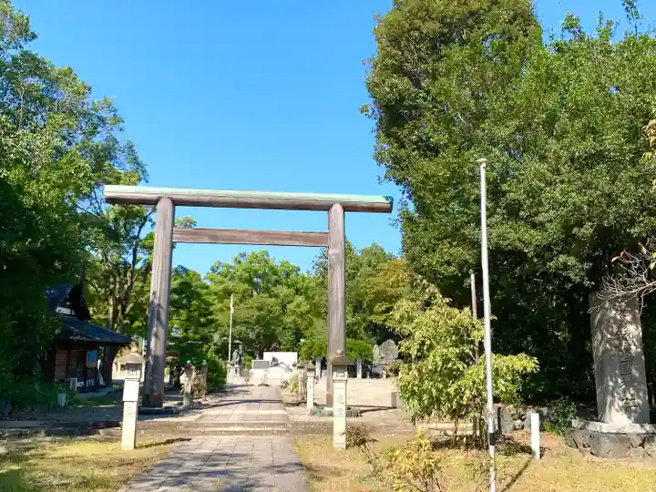 滋賀県護国神社の鳥居