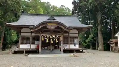高岡神社の本殿・本堂
