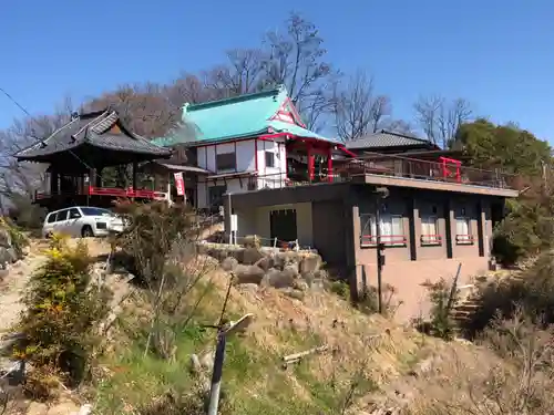 差出磯大嶽山神社 仕事と健康と厄よけの神さまの本殿