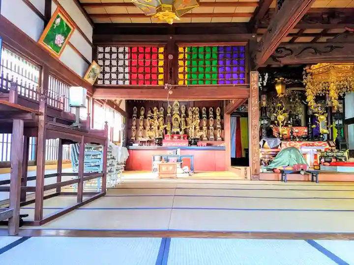 西方寺の本殿・本堂