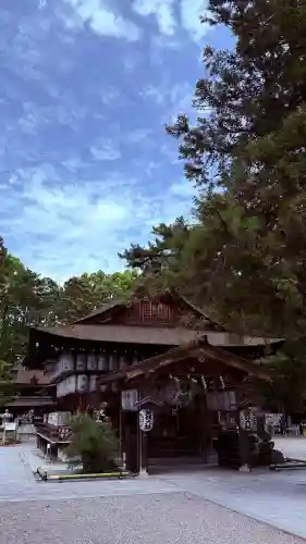 建部大社の{uncategorized: "未分類", other: "その他", undefined: "問題あり", building: "その他建物", grave: "お墓", sacred_gate: "鳥居", guardian: "狛犬", statue: "像", buddha: "仏像", history: "歴史", nature: "自然", garden: "庭園", animal: "動物", pagoda: "塔", temizu: "手水舎", mountain_gate: "山門・神門", sanctuary: "本殿・本堂", subordinate: "末社・摂社", art: "芸術", scenery: "景色", jizo: "地蔵", ema: "絵馬", goshuin: "御朱印", omikuji: "おみくじ", items: "授与品その他", amulet: "お守り", goshuincho: "御朱印帳", eats: "食事", festival: "お祭り", votive_dance: "神楽", shichigosan: "七五三参", wedding: "結婚式", experience: "体験その他", initially: "初詣", around: "周辺", anti_infection: "感染症対策"}