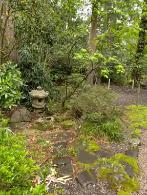 越中一宮 髙瀬神社の{uncategorized: "未分類", other: "その他", undefined: "問題あり", building: "その他建物", grave: "お墓", sacred_gate: "鳥居", guardian: "狛犬", statue: "像", buddha: "仏像", history: "歴史", nature: "自然", garden: "庭園", animal: "動物", pagoda: "塔", temizu: "手水舎", mountain_gate: "山門・神門", sanctuary: "本殿・本堂", subordinate: "末社・摂社", art: "芸術", scenery: "景色", jizo: "地蔵", ema: "絵馬", goshuin: "御朱印", omikuji: "おみくじ", items: "授与品その他", amulet: "お守り", goshuincho: "御朱印帳", eats: "食事", festival: "お祭り", votive_dance: "神楽", shichigosan: "七五三参", wedding: "結婚式", experience: "体験その他", initially: "初詣", around: "周辺", anti_infection: "感染症対策"}