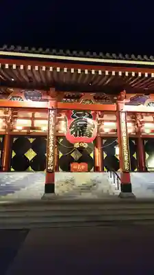 浅草寺の山門・神門