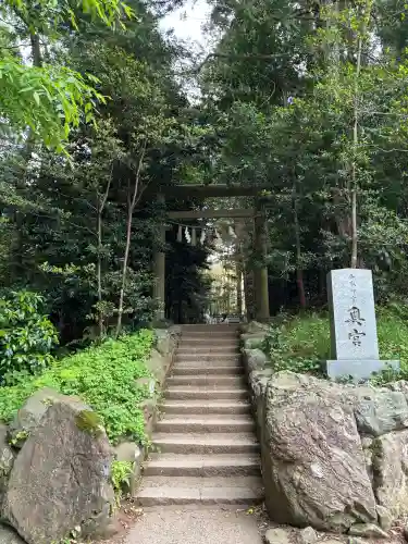 香取神宮奥宮の{uncategorized: "未分類", other: "その他", undefined: "問題あり", building: "その他建物", grave: "お墓", sacred_gate: "鳥居", guardian: "狛犬", statue: "像", buddha: "仏像", history: "歴史", nature: "自然", garden: "庭園", animal: "動物", pagoda: "塔", temizu: "手水舎", mountain_gate: "山門・神門", sanctuary: "本殿・本堂", subordinate: "末社・摂社", art: "芸術", scenery: "景色", jizo: "地蔵", ema: "絵馬", goshuin: "御朱印", omikuji: "おみくじ", items: "授与品その他", amulet: "お守り", goshuincho: "御朱印帳", eats: "食事", festival: "お祭り", votive_dance: "神楽", shichigosan: "七五三参", wedding: "結婚式", experience: "体験その他", initially: "初詣", around: "周辺", anti_infection: "感染症対策"}