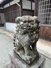 新堂神社の狛犬