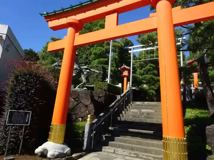 穴八幡宮の鳥居