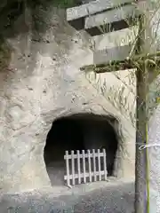 岩樟神社の建物その他