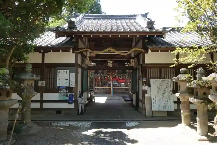 奈良豆比古神社の山門・神門