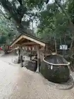 花窟神社の{uncategorized: "未分類", other: "その他", undefined: "問題あり", building: "その他建物", grave: "お墓", sacred_gate: "鳥居", guardian: "狛犬", statue: "像", buddha: "仏像", history: "歴史", nature: "自然", garden: "庭園", animal: "動物", pagoda: "塔", temizu: "手水舎", mountain_gate: "山門・神門", sanctuary: "本殿・本堂", subordinate: "末社・摂社", art: "芸術", scenery: "景色", jizo: "地蔵", ema: "絵馬", goshuin: "御朱印", omikuji: "おみくじ", items: "授与品その他", amulet: "お守り", goshuincho: "御朱印帳", eats: "食事", festival: "お祭り", votive_dance: "神楽", shichigosan: "七五三参", wedding: "結婚式", experience: "体験その他", initially: "初詣", around: "周辺", anti_infection: "感染症対策"}
