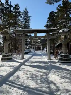 岩見澤神社の{uncategorized: "未分類", other: "その他", undefined: "問題あり", building: "その他建物", grave: "お墓", sacred_gate: "鳥居", guardian: "狛犬", statue: "像", buddha: "仏像", history: "歴史", nature: "自然", garden: "庭園", animal: "動物", pagoda: "塔", temizu: "手水舎", mountain_gate: "山門・神門", sanctuary: "本殿・本堂", subordinate: "末社・摂社", art: "芸術", scenery: "景色", jizo: "地蔵", ema: "絵馬", goshuin: "御朱印", omikuji: "おみくじ", items: "授与品その他", amulet: "お守り", goshuincho: "御朱印帳", eats: "食事", festival: "お祭り", votive_dance: "神楽", shichigosan: "七五三参", wedding: "結婚式", experience: "体験その他", initially: "初詣", around: "周辺", anti_infection: "感染症対策"}
