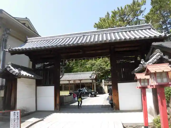 茨木神社の山門・神門