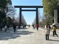 靖國神社の{uncategorized: "未分類", other: "その他", undefined: "問題あり", building: "その他建物", grave: "お墓", sacred_gate: "鳥居", guardian: "狛犬", statue: "像", buddha: "仏像", history: "歴史", nature: "自然", garden: "庭園", animal: "動物", pagoda: "塔", temizu: "手水舎", mountain_gate: "山門・神門", sanctuary: "本殿・本堂", subordinate: "末社・摂社", art: "芸術", scenery: "景色", jizo: "地蔵", ema: "絵馬", goshuin: "御朱印", omikuji: "おみくじ", items: "授与品その他", amulet: "お守り", goshuincho: "御朱印帳", eats: "食事", festival: "お祭り", votive_dance: "神楽", shichigosan: "七五三参", wedding: "結婚式", experience: "体験その他", initially: "初詣", around: "周辺", anti_infection: "感染症対策"}