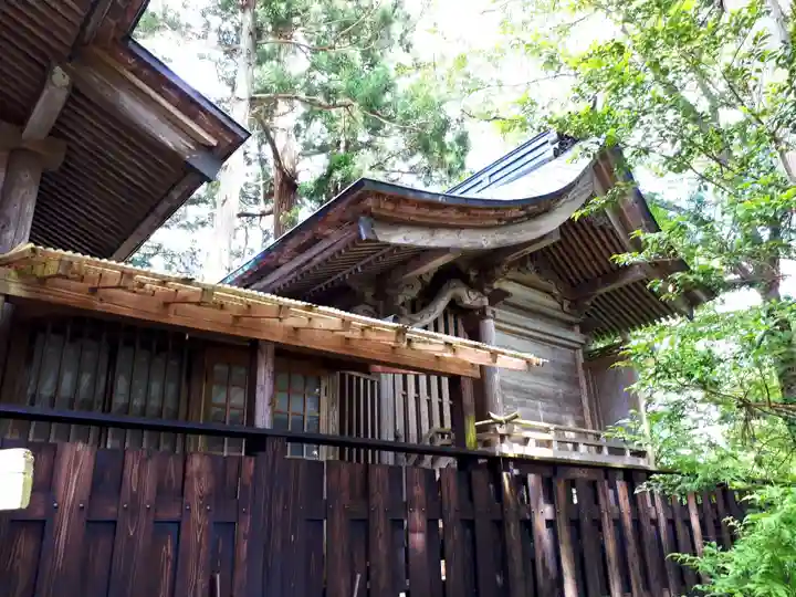 白山神社の本殿・本堂