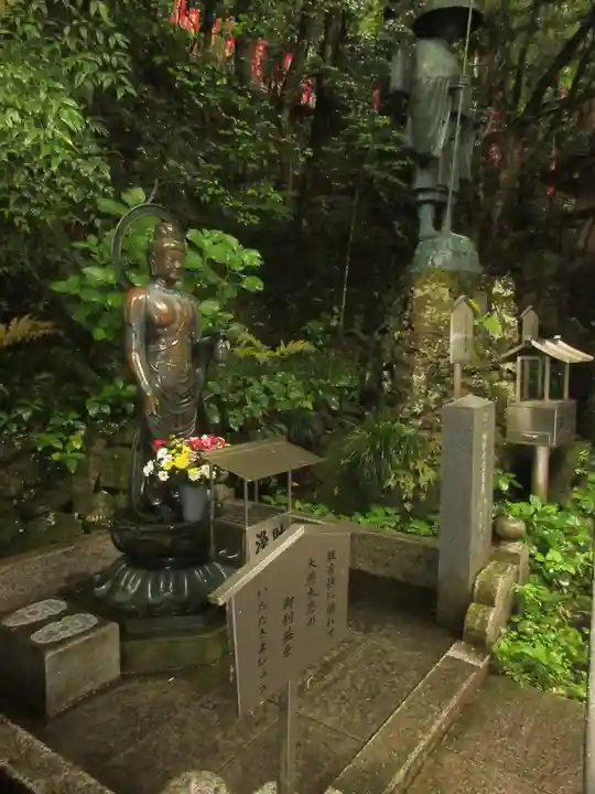 持寳院(多気山不動尊)の像