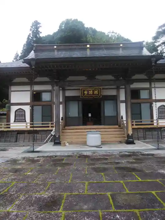 治陸寺の本殿・本堂