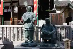 三石神社の像