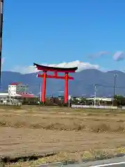 小泉稲荷神社の鳥居