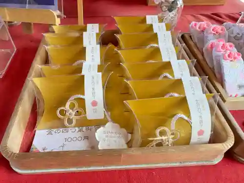 吉野神宮の{uncategorized: "未分類", other: "その他", undefined: "問題あり", building: "その他建物", grave: "お墓", sacred_gate: "鳥居", guardian: "狛犬", statue: "像", buddha: "仏像", history: "歴史", nature: "自然", garden: "庭園", animal: "動物", pagoda: "塔", temizu: "手水舎", mountain_gate: "山門・神門", sanctuary: "本殿・本堂", subordinate: "末社・摂社", art: "芸術", scenery: "景色", jizo: "地蔵", ema: "絵馬", goshuin: "御朱印", omikuji: "おみくじ", items: "授与品その他", amulet: "お守り", goshuincho: "御朱印帳", eats: "食事", festival: "お祭り", votive_dance: "神楽", shichigosan: "七五三参", wedding: "結婚式", experience: "体験その他", initially: "初詣", around: "周辺", anti_infection: "感染症対策"}