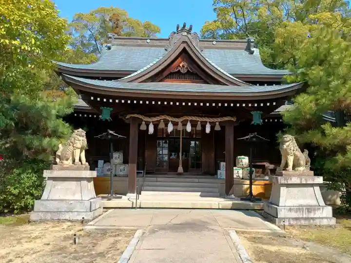 姫路神社の{uncategorized: "未分類", other: "その他", undefined: "問題あり", building: "その他建物", grave: "お墓", sacred_gate: "鳥居", guardian: "狛犬", statue: "像", buddha: "仏像", history: "歴史", nature: "自然", garden: "庭園", animal: "動物", pagoda: "塔", temizu: "手水舎", mountain_gate: "山門・神門", sanctuary: "本殿・本堂", subordinate: "末社・摂社", art: "芸術", scenery: "景色", jizo: "地蔵", ema: "絵馬", goshuin: "御朱印", omikuji: "おみくじ", items: "授与品その他", amulet: "お守り", goshuincho: "御朱印帳", eats: "食事", festival: "お祭り", votive_dance: "神楽", shichigosan: "七五三参", wedding: "結婚式", experience: "体験その他", initially: "初詣", around: "周辺", anti_infection: "感染症対策"}