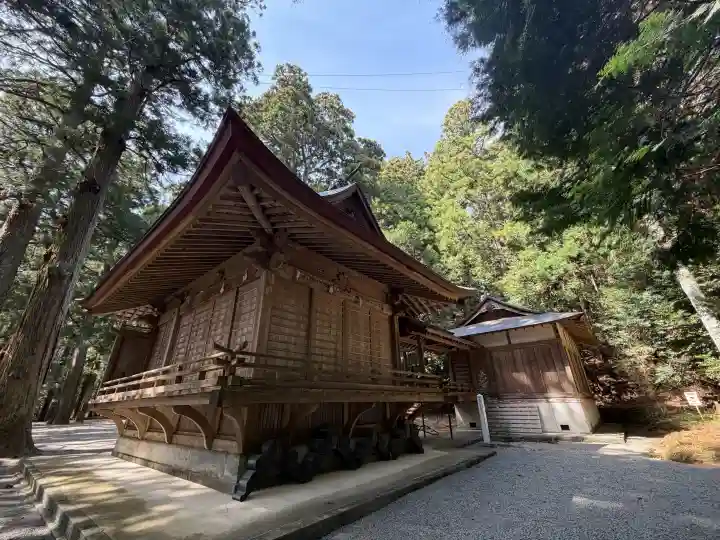 赤城神社(三夜沢町)の{uncategorized: "未分類", other: "その他", undefined: "問題あり", building: "その他建物", grave: "お墓", sacred_gate: "鳥居", guardian: "狛犬", statue: "像", buddha: "仏像", history: "歴史", nature: "自然", garden: "庭園", animal: "動物", pagoda: "塔", temizu: "手水舎", mountain_gate: "山門・神門", sanctuary: "本殿・本堂", subordinate: "末社・摂社", art: "芸術", scenery: "景色", jizo: "地蔵", ema: "絵馬", goshuin: "御朱印", omikuji: "おみくじ", items: "授与品その他", amulet: "お守り", goshuincho: "御朱印帳", eats: "食事", festival: "お祭り", votive_dance: "神楽", shichigosan: "七五三参", wedding: "結婚式", experience: "体験その他", initially: "初詣", around: "周辺", anti_infection: "感染症対策"}