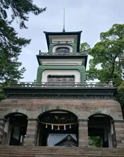 尾山神社の{uncategorized: "未分類", other: "その他", undefined: "問題あり", building: "その他建物", grave: "お墓", sacred_gate: "鳥居", guardian: "狛犬", statue: "像", buddha: "仏像", history: "歴史", nature: "自然", garden: "庭園", animal: "動物", pagoda: "塔", temizu: "手水舎", mountain_gate: "山門・神門", sanctuary: "本殿・本堂", subordinate: "末社・摂社", art: "芸術", scenery: "景色", jizo: "地蔵", ema: "絵馬", goshuin: "御朱印", omikuji: "おみくじ", items: "授与品その他", amulet: "お守り", goshuincho: "御朱印帳", eats: "食事", festival: "お祭り", votive_dance: "神楽", shichigosan: "七五三参", wedding: "結婚式", experience: "体験その他", initially: "初詣", around: "周辺", anti_infection: "感染症対策"}