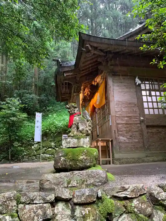 金持神社の本殿・本堂