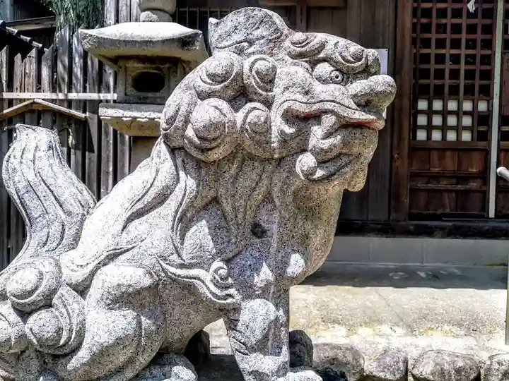 山祇社(石亀土山祇社)の狛犬