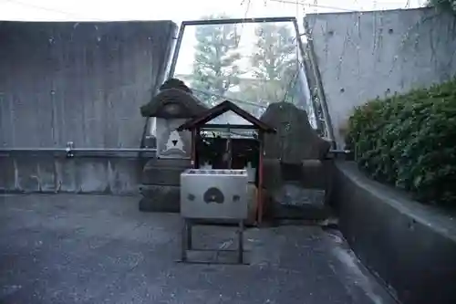 北谷稲荷神社の末社・摂社