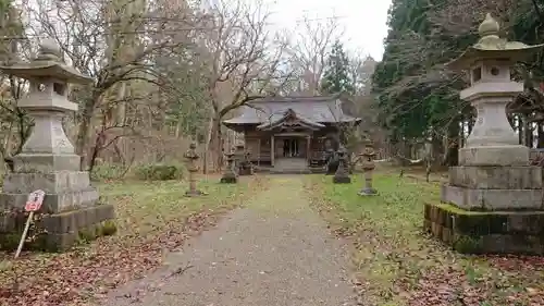 七座神社の建物その他