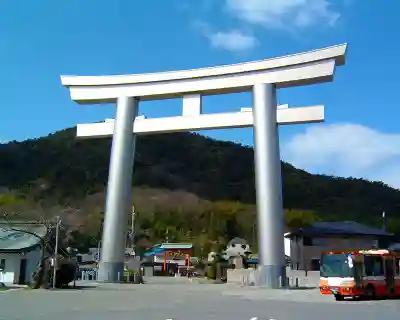 鹿島神社の{uncategorized: "未分類", other: "その他", undefined: "問題あり", building: "その他建物", grave: "お墓", sacred_gate: "鳥居", guardian: "狛犬", statue: "像", buddha: "仏像", history: "歴史", nature: "自然", garden: "庭園", animal: "動物", pagoda: "塔", temizu: "手水舎", mountain_gate: "山門・神門", sanctuary: "本殿・本堂", subordinate: "末社・摂社", art: "芸術", scenery: "景色", jizo: "地蔵", ema: "絵馬", goshuin: "御朱印", omikuji: "おみくじ", items: "授与品その他", amulet: "お守り", goshuincho: "御朱印帳", eats: "食事", festival: "お祭り", votive_dance: "神楽", shichigosan: "七五三参", wedding: "結婚式", experience: "体験その他", initially: "初詣", around: "周辺", anti_infection: "感染症対策"}