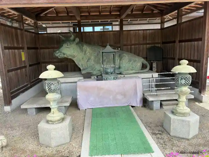 新善光寺の{uncategorized: "未分類", other: "その他", undefined: "問題あり", building: "その他建物", grave: "お墓", sacred_gate: "鳥居", guardian: "狛犬", statue: "像", buddha: "仏像", history: "歴史", nature: "自然", garden: "庭園", animal: "動物", pagoda: "塔", temizu: "手水舎", mountain_gate: "山門・神門", sanctuary: "本殿・本堂", subordinate: "末社・摂社", art: "芸術", scenery: "景色", jizo: "地蔵", ema: "絵馬", goshuin: "御朱印", omikuji: "おみくじ", items: "授与品その他", amulet: "お守り", goshuincho: "御朱印帳", eats: "食事", festival: "お祭り", votive_dance: "神楽", shichigosan: "七五三参", wedding: "結婚式", experience: "体験その他", initially: "初詣", around: "周辺", anti_infection: "感染症対策"}