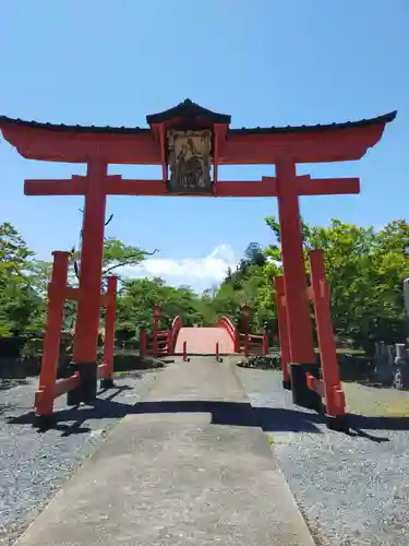 涼ケ岡八幡神社の鳥居