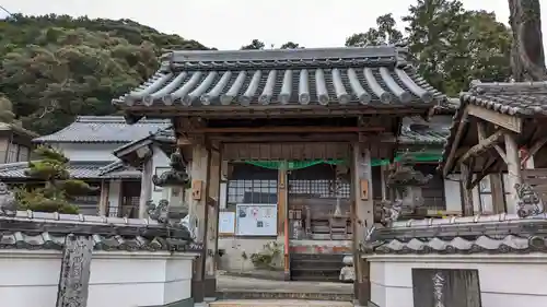 峰興寺の山門