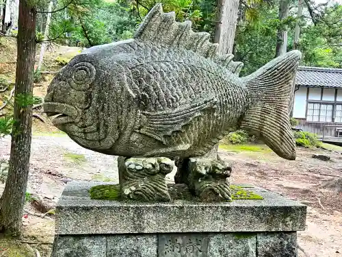 須部神社の像