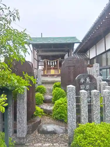 御嶽神社茅萱宮の{uncategorized: "未分類", other: "その他", undefined: "問題あり", building: "その他建物", grave: "お墓", sacred_gate: "鳥居", guardian: "狛犬", statue: "像", buddha: "仏像", history: "歴史", nature: "自然", garden: "庭園", animal: "動物", pagoda: "塔", temizu: "手水舎", mountain_gate: "山門・神門", sanctuary: "本殿・本堂", subordinate: "末社・摂社", art: "芸術", scenery: "景色", jizo: "地蔵", ema: "絵馬", goshuin: "御朱印", omikuji: "おみくじ", items: "授与品その他", amulet: "お守り", goshuincho: "御朱印帳", eats: "食事", festival: "お祭り", votive_dance: "神楽", shichigosan: "七五三参", wedding: "結婚式", experience: "体験その他", initially: "初詣", around: "周辺", anti_infection: "感染症対策"}