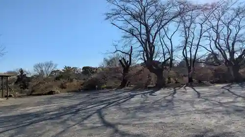 尾曳稲荷神社の庭園