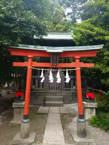 箭弓稲荷神社の{uncategorized: "未分類", other: "その他", undefined: "問題あり", building: "その他建物", grave: "お墓", sacred_gate: "鳥居", guardian: "狛犬", statue: "像", buddha: "仏像", history: "歴史", nature: "自然", garden: "庭園", animal: "動物", pagoda: "塔", temizu: "手水舎", mountain_gate: "山門・神門", sanctuary: "本殿・本堂", subordinate: "末社・摂社", art: "芸術", scenery: "景色", jizo: "地蔵", ema: "絵馬", goshuin: "御朱印", omikuji: "おみくじ", items: "授与品その他", amulet: "お守り", goshuincho: "御朱印帳", eats: "食事", festival: "お祭り", votive_dance: "神楽", shichigosan: "七五三参", wedding: "結婚式", experience: "体験その他", initially: "初詣", around: "周辺", anti_infection: "感染症対策"}