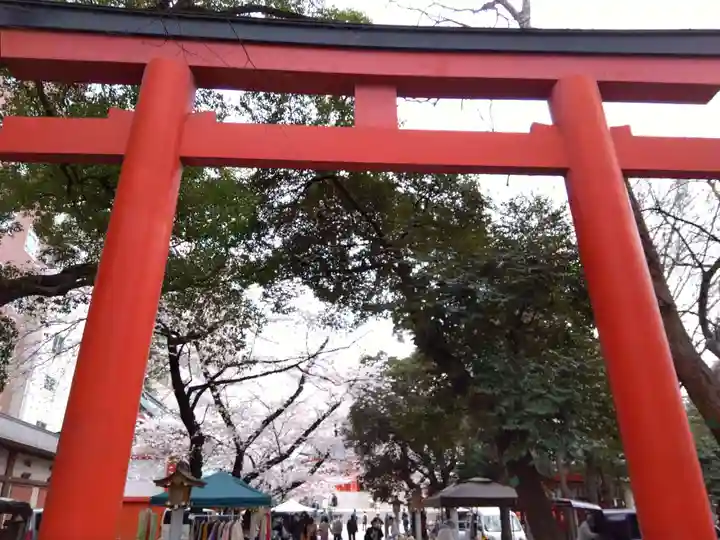 花園神社の鳥居