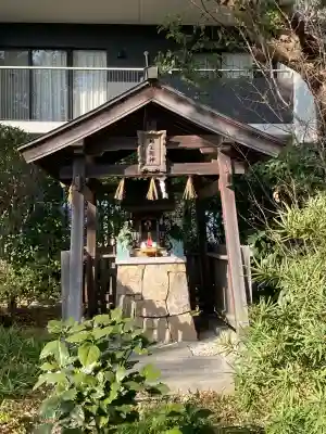 楠玉龍神の{uncategorized: "未分類", other: "その他", undefined: "問題あり", building: "その他建物", grave: "お墓", sacred_gate: "鳥居", guardian: "狛犬", statue: "像", buddha: "仏像", history: "歴史", nature: "自然", garden: "庭園", animal: "動物", pagoda: "塔", temizu: "手水舎", mountain_gate: "山門・神門", sanctuary: "本殿・本堂", subordinate: "末社・摂社", art: "芸術", scenery: "景色", jizo: "地蔵", ema: "絵馬", goshuin: "御朱印", omikuji: "おみくじ", items: "授与品その他", amulet: "お守り", goshuincho: "御朱印帳", eats: "食事", festival: "お祭り", votive_dance: "神楽", shichigosan: "七五三参", wedding: "結婚式", experience: "体験その他", initially: "初詣", around: "周辺", anti_infection: "感染症対策"}