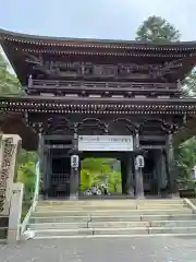 華厳寺の山門