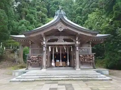 真山神社の本殿・本堂