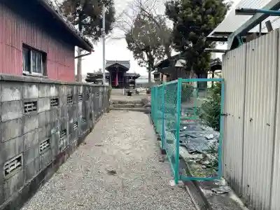 泊瀬部神社の{uncategorized: "未分類", other: "その他", undefined: "問題あり", building: "その他建物", grave: "お墓", sacred_gate: "鳥居", guardian: "狛犬", statue: "像", buddha: "仏像", history: "歴史", nature: "自然", garden: "庭園", animal: "動物", pagoda: "塔", temizu: "手水舎", mountain_gate: "山門・神門", sanctuary: "本殿・本堂", subordinate: "末社・摂社", art: "芸術", scenery: "景色", jizo: "地蔵", ema: "絵馬", goshuin: "御朱印", omikuji: "おみくじ", items: "授与品その他", amulet: "お守り", goshuincho: "御朱印帳", eats: "食事", festival: "お祭り", votive_dance: "神楽", shichigosan: "七五三参", wedding: "結婚式", experience: "体験その他", initially: "初詣", around: "周辺", anti_infection: "感染症対策"}