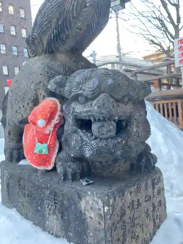 北海道神宮頓宮の狛犬