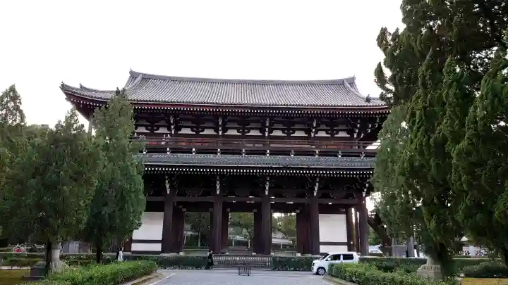 東福禅寺(東福寺)の{uncategorized: "未分類", other: "その他", undefined: "問題あり", building: "その他建物", grave: "お墓", sacred_gate: "鳥居", guardian: "狛犬", statue: "像", buddha: "仏像", history: "歴史", nature: "自然", garden: "庭園", animal: "動物", pagoda: "塔", temizu: "手水舎", mountain_gate: "山門・神門", sanctuary: "本殿・本堂", subordinate: "末社・摂社", art: "芸術", scenery: "景色", jizo: "地蔵", ema: "絵馬", goshuin: "御朱印", omikuji: "おみくじ", items: "授与品その他", amulet: "お守り", goshuincho: "御朱印帳", eats: "食事", festival: "お祭り", votive_dance: "神楽", shichigosan: "七五三参", wedding: "結婚式", experience: "体験その他", initially: "初詣", around: "周辺", anti_infection: "感染症対策"}