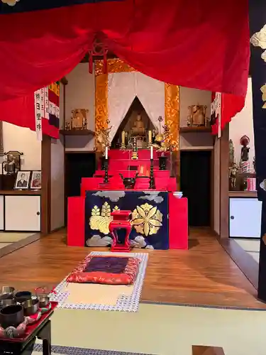 定山寺の本殿・本堂