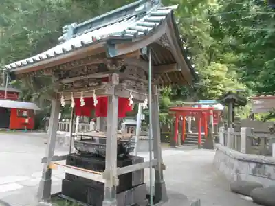 海南神社の手水舎