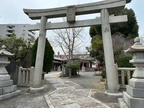 八坂神社（上のやさかさん）の{uncategorized: "未分類", other: "その他", undefined: "問題あり", building: "その他建物", grave: "お墓", sacred_gate: "鳥居", guardian: "狛犬", statue: "像", buddha: "仏像", history: "歴史", nature: "自然", garden: "庭園", animal: "動物", pagoda: "塔", temizu: "手水舎", mountain_gate: "山門・神門", sanctuary: "本殿・本堂", subordinate: "末社・摂社", art: "芸術", scenery: "景色", jizo: "地蔵", ema: "絵馬", goshuin: "御朱印", omikuji: "おみくじ", items: "授与品その他", amulet: "お守り", goshuincho: "御朱印帳", eats: "食事", festival: "お祭り", votive_dance: "神楽", shichigosan: "七五三参", wedding: "結婚式", experience: "体験その他", initially: "初詣", around: "周辺", anti_infection: "感染症対策"}