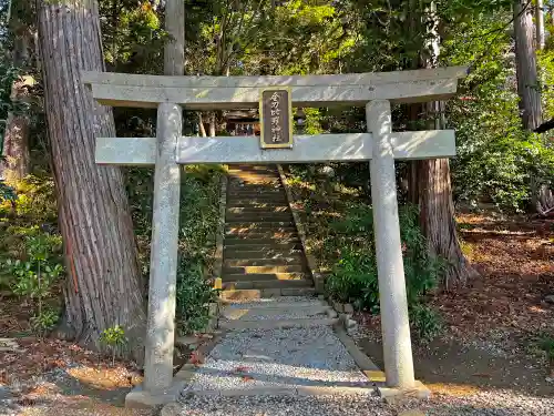 事任八幡宮の鳥居